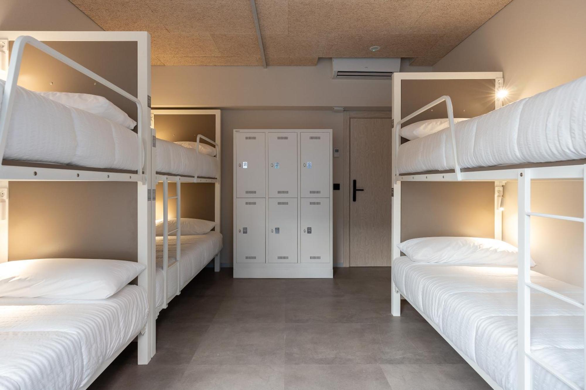Hostal Lamia Bbk Women Hostel-solo Mujeres Bilbao